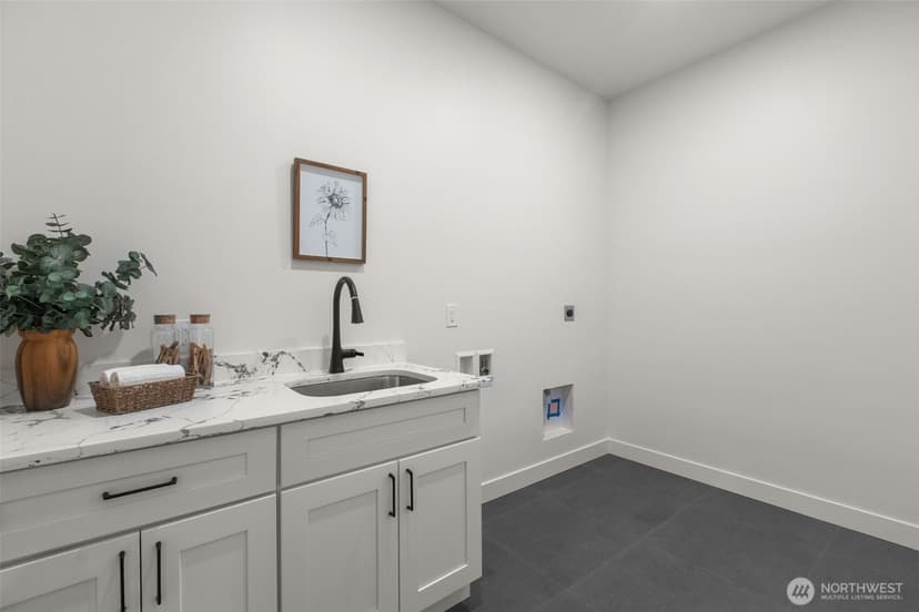 Property photo for 15815 47th Avenue S, Tukwila photo 21