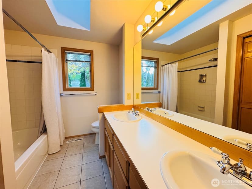 Property photo for 15215 92nd Place NE, Bothell photo 9