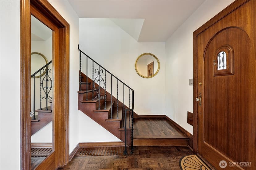 Property photo for 413 Lynn Street, Seattle photo 16