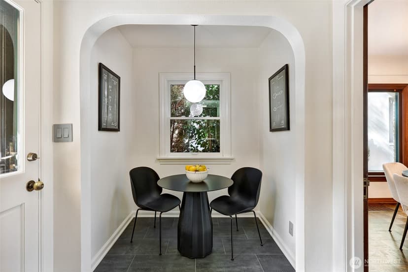 Property photo for 413 Lynn Street, Seattle photo 14