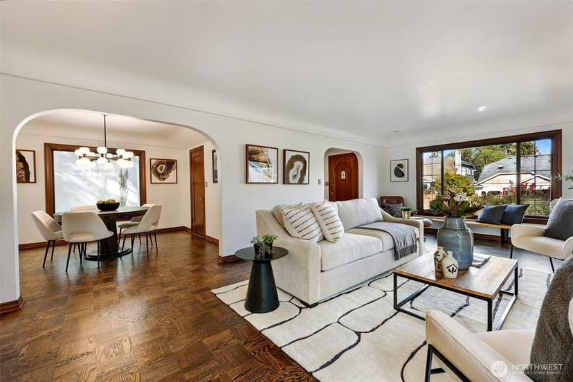 Property photo for 413 Lynn Street, Seattle photo 8