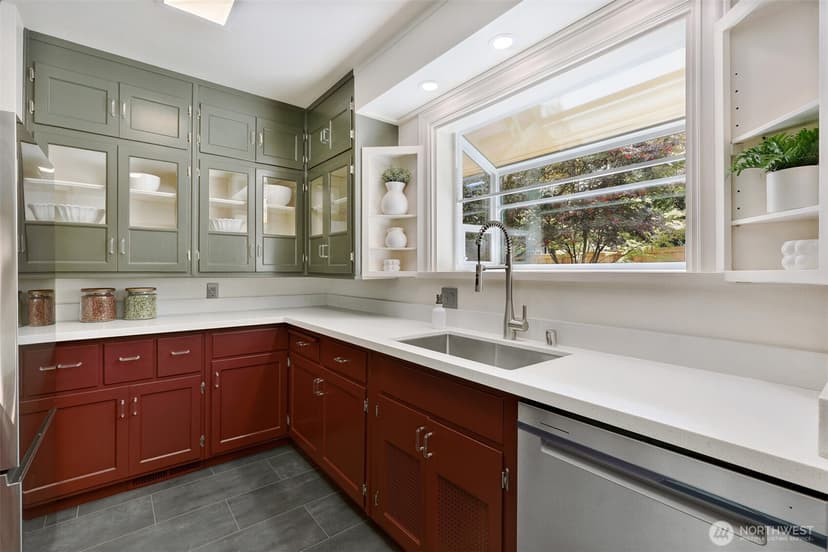 Property photo for 413 Lynn Street, Seattle photo 12