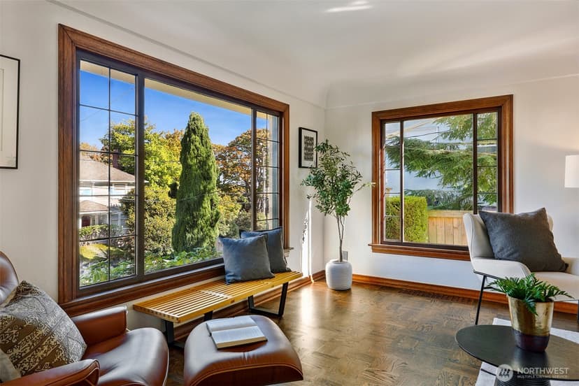 Property photo for 413 Lynn Street, Seattle photo 4
