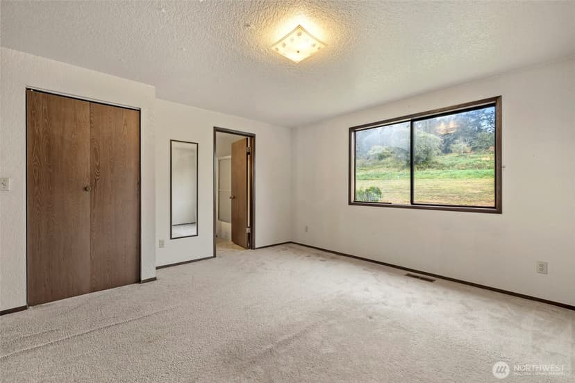 Property photo for 625 Sunnyside Boulevard, Lake Stevens photo 8