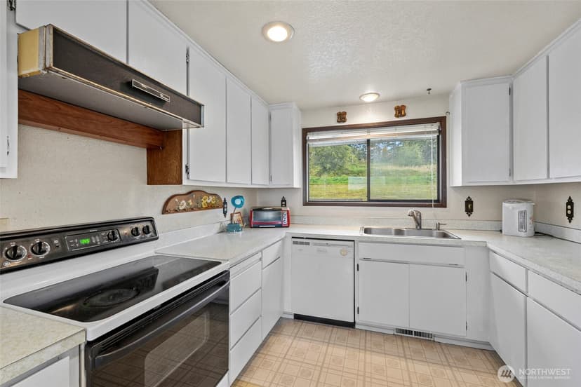 Property photo for 625 Sunnyside Boulevard, Lake Stevens photo 24