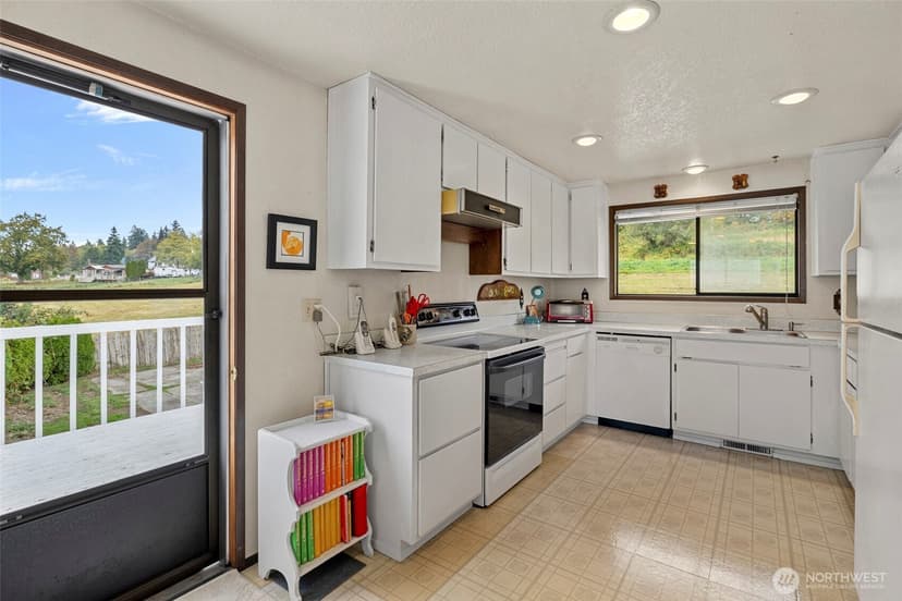 Property photo for 625 Sunnyside Boulevard, Lake Stevens photo 27