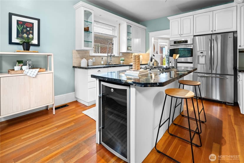 Property photo for 1824 8th Avenue W, Seattle photo 9