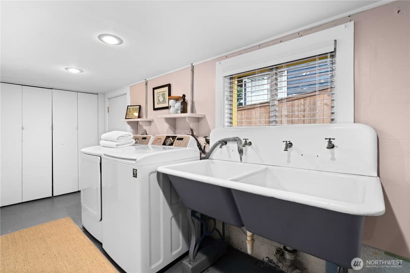 Property photo for 1824 8th Avenue W, Seattle photo 28