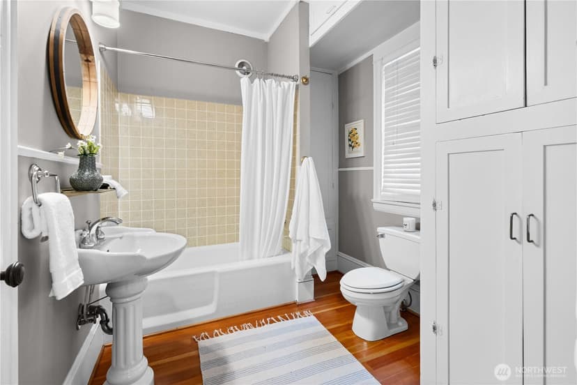 Property photo for 1824 8th Avenue W, Seattle photo 14