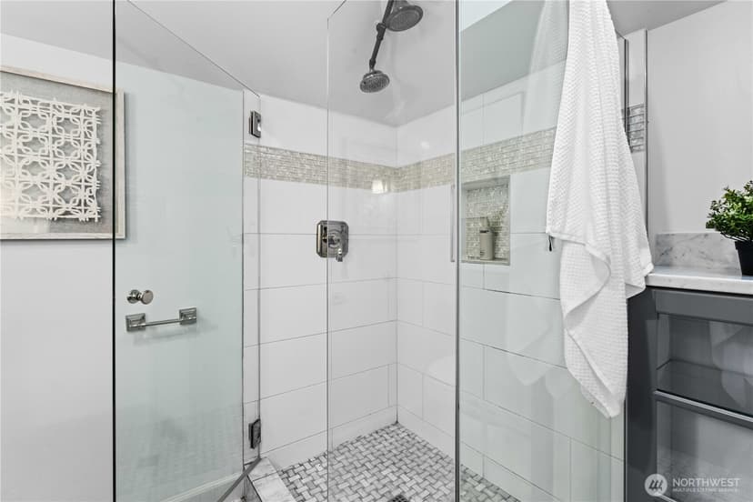 Property photo for 1824 8th Avenue W, Seattle photo 24