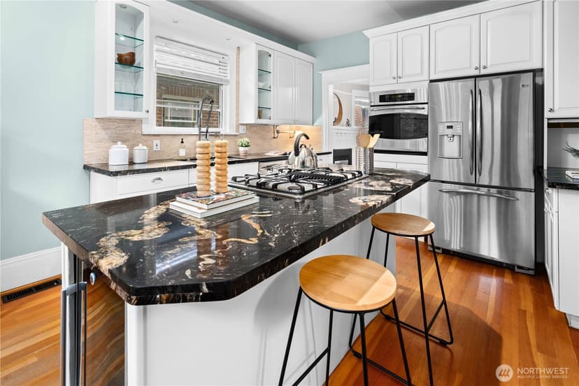 Property photo for 1824 8th Avenue W, Seattle photo 10