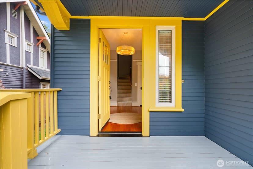 Property photo for 1824 8th Avenue W, Seattle photo 2