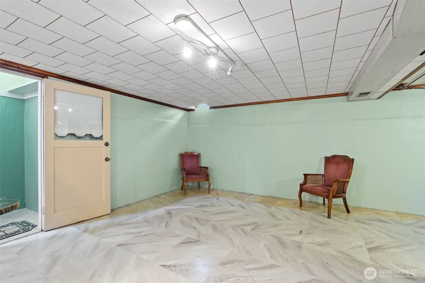 Property photo for 630 N Constitution Avenue, Bremerton photo 19