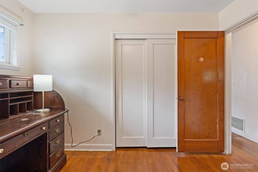 Property photo for 630 N Constitution Avenue, Bremerton photo 18