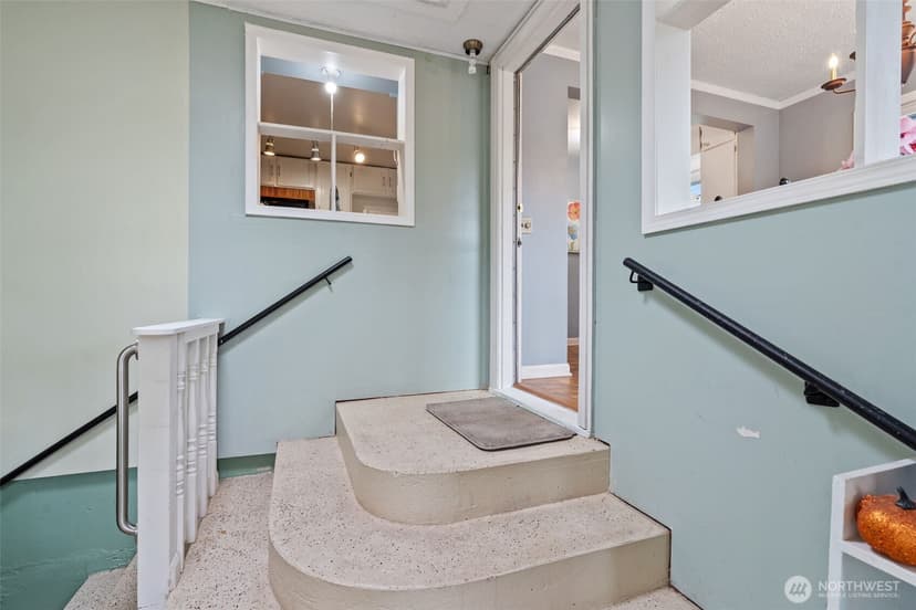 Property photo for 630 N Constitution Avenue, Bremerton photo 22