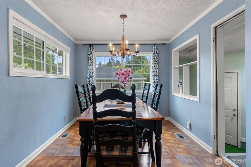 Property photo for 630 N Constitution Avenue, Bremerton photo 8
