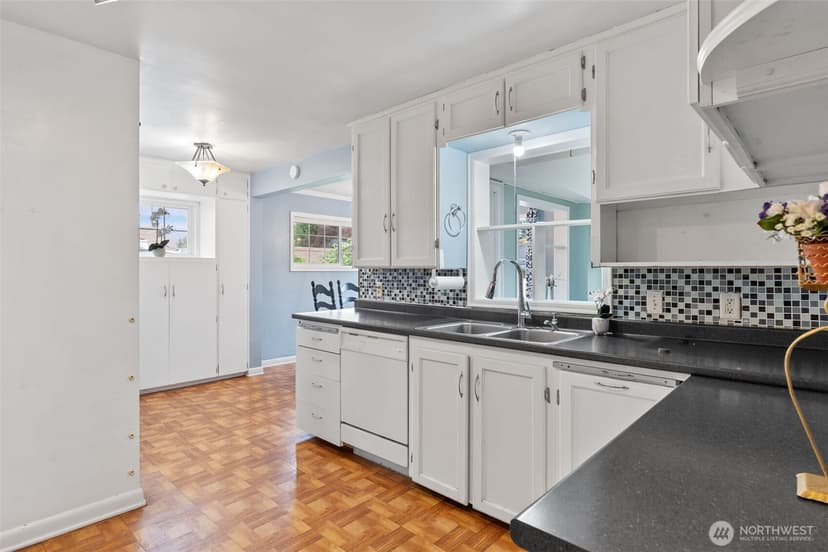Property photo for 630 N Constitution Avenue, Bremerton photo 38