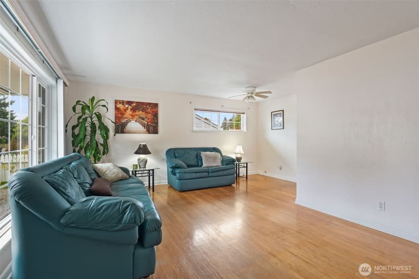 Property photo for 630 N Constitution Avenue, Bremerton photo 7