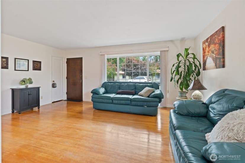 Property photo for 630 N Constitution Avenue, Bremerton photo 6