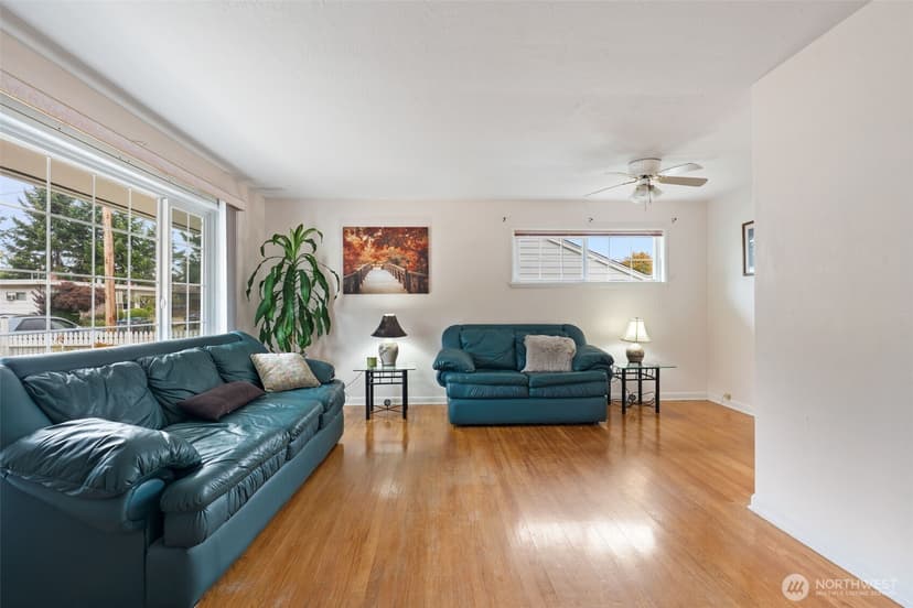 Property photo for 630 N Constitution Avenue, Bremerton photo 34