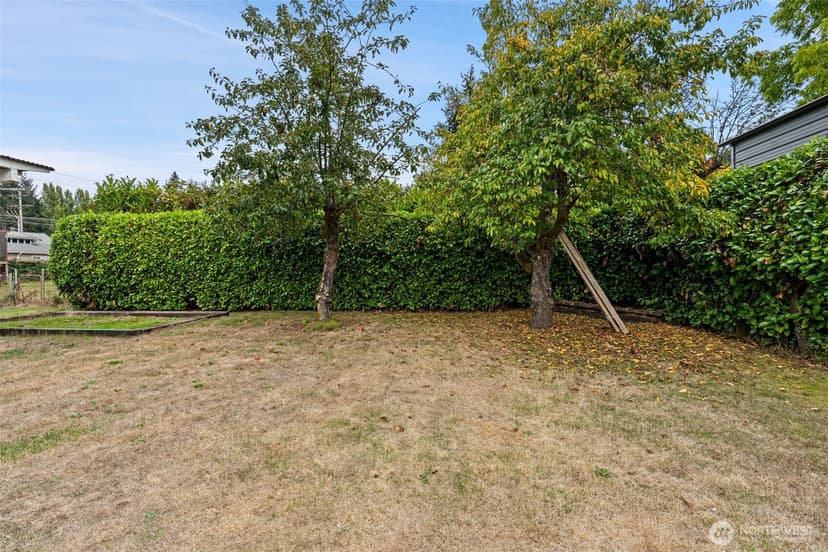 Property photo for 630 N Constitution Avenue, Bremerton photo 32