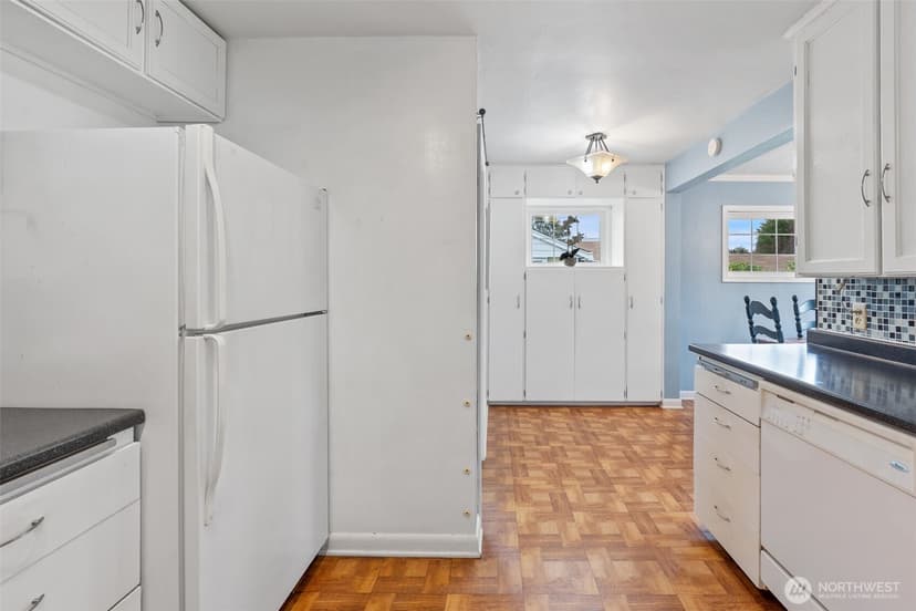 Property photo for 630 N Constitution Avenue, Bremerton photo 37