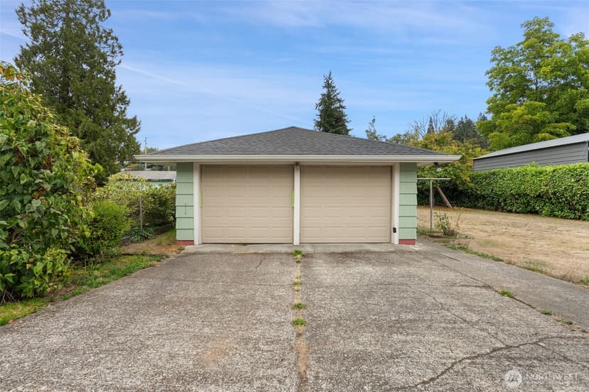 Property photo for 630 N Constitution Avenue, Bremerton photo 33