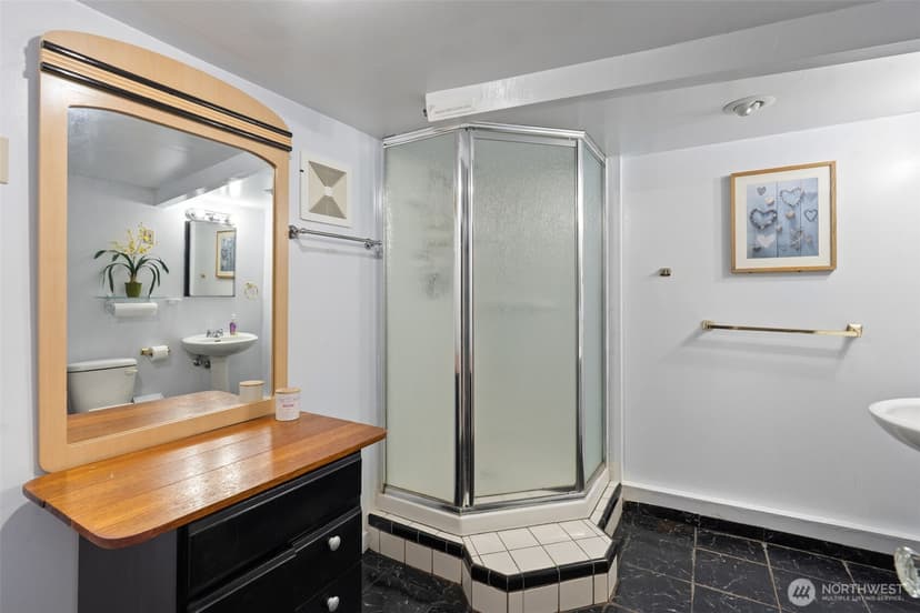 Property photo for 630 N Constitution Avenue, Bremerton photo 27
