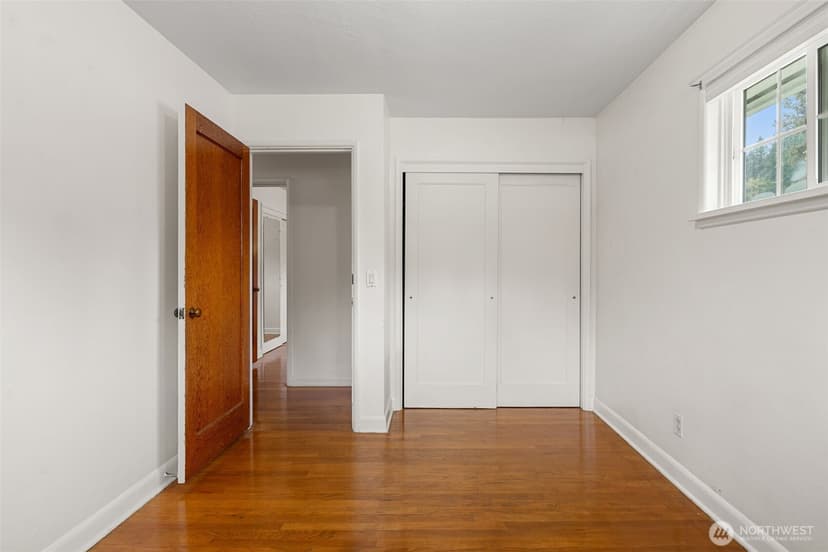 Property photo for 630 N Constitution Avenue, Bremerton photo 16