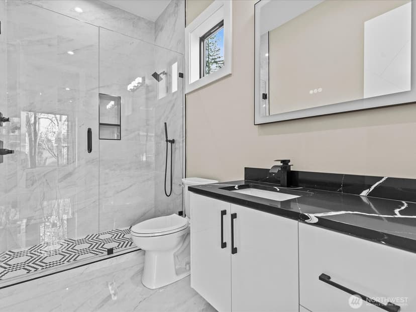 Property photo for 20921 1st Place S, Des Moines photo 16