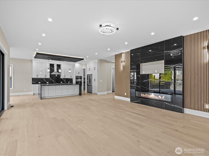 Property photo for 20921 1st Place S, Des Moines photo 12
