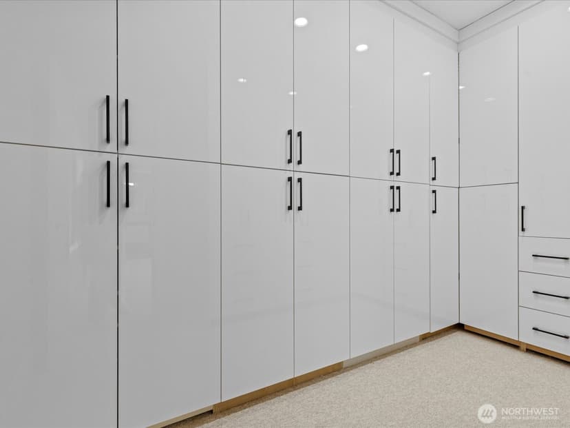 Property photo for 20921 1st Place S, Des Moines photo 29