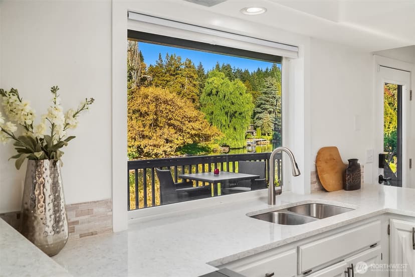 Property photo for 8468 NE 170th Street, Kenmore photo 13