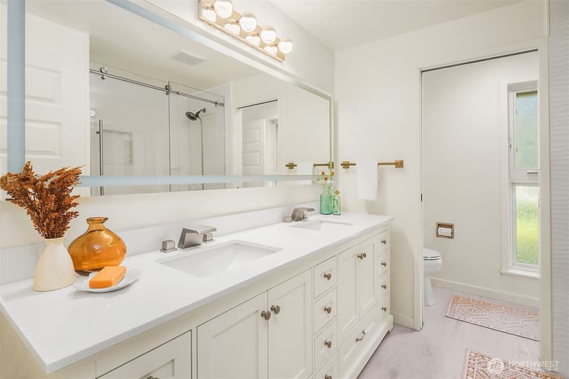 Property photo for 8468 NE 170th Street, Kenmore photo 26