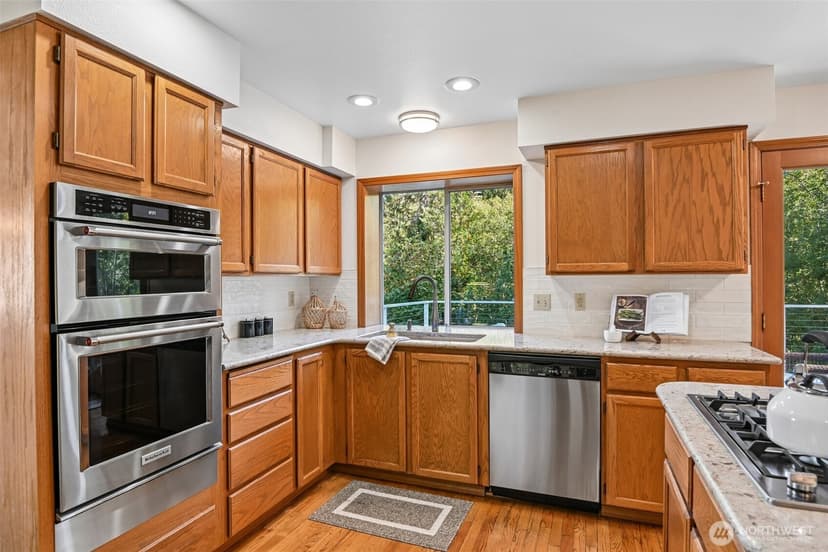 Property photo for 32912 46th Court SW, Federal Way photo 16