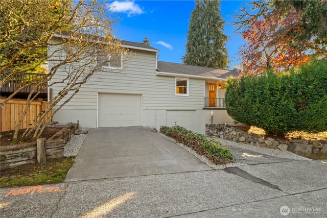 Property photo for 6302 37th Avenue SW, Seattle photo 2