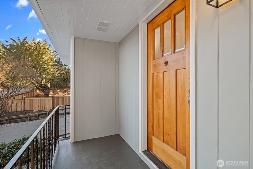 Property photo for 6302 37th Avenue SW, Seattle photo 3