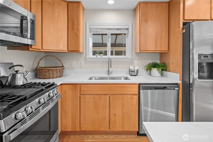 Property photo for 6302 37th Avenue SW, Seattle photo 9