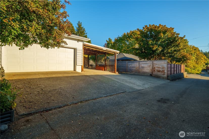 Property photo for 9011 44th Avenue SW, Seattle photo 22