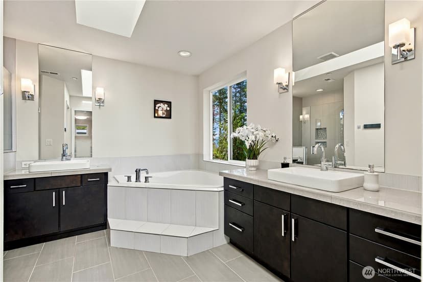 Property photo for 837 206th AVE NE, Sammamish photo 19