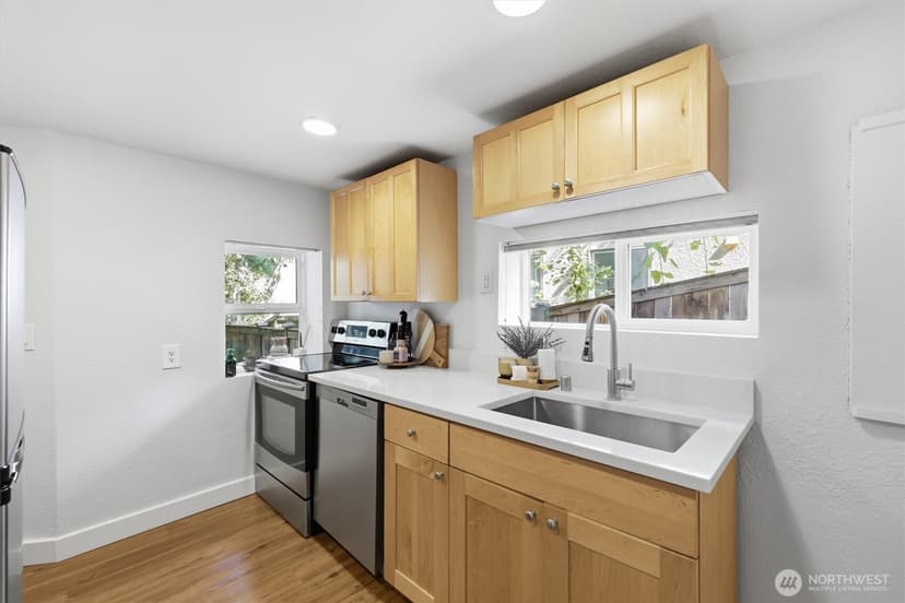 Property photo for 626 W Emerson Street, Seattle photo 18
