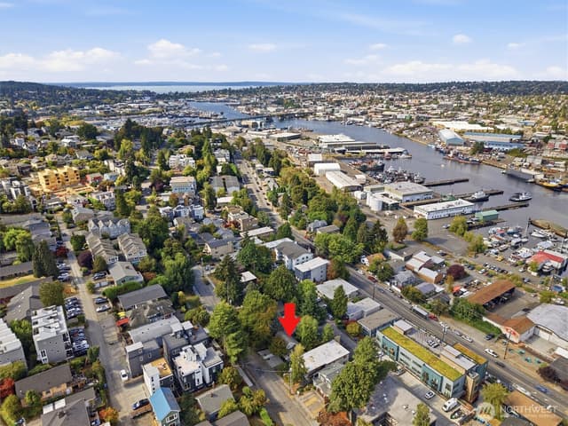 Property photo for 626 W Emerson Street, Seattle photo 2