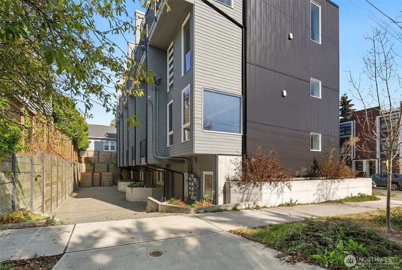 Property photo for 4801 Dayton Avenue N #C, Seattle photo 29