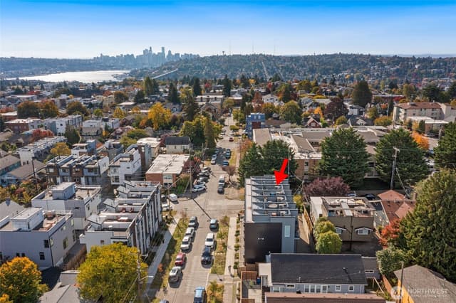 Property photo for 4801 Dayton Avenue N #C, Seattle photo 2