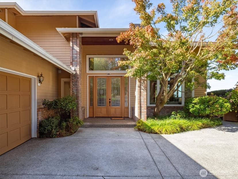 Property photo for 720 9th Avenue S, Edmonds