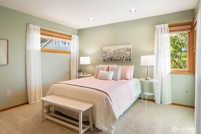 Property photo for 720 9th Avenue S, Edmonds photo 30