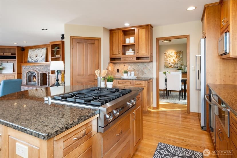 Property photo for 720 9th Avenue S, Edmonds photo 9