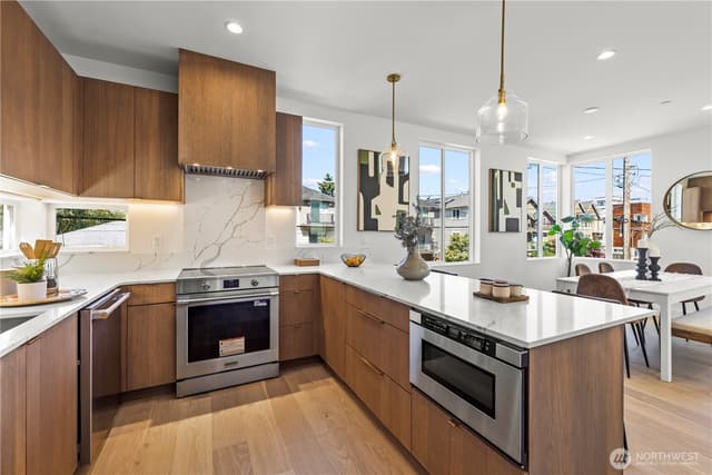 Property photo for 2456 55th Avenue SW, Seattle photo 3