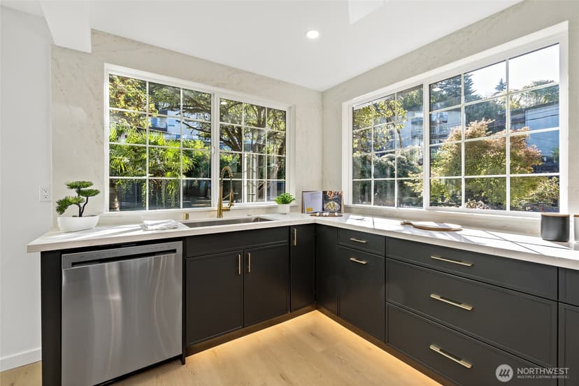 Property photo for 6775 Murray Avenue SW, Seattle photo 13
