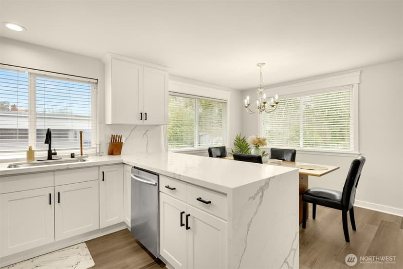 Property photo for 5306 26th Avenue S, Seattle photo 9
